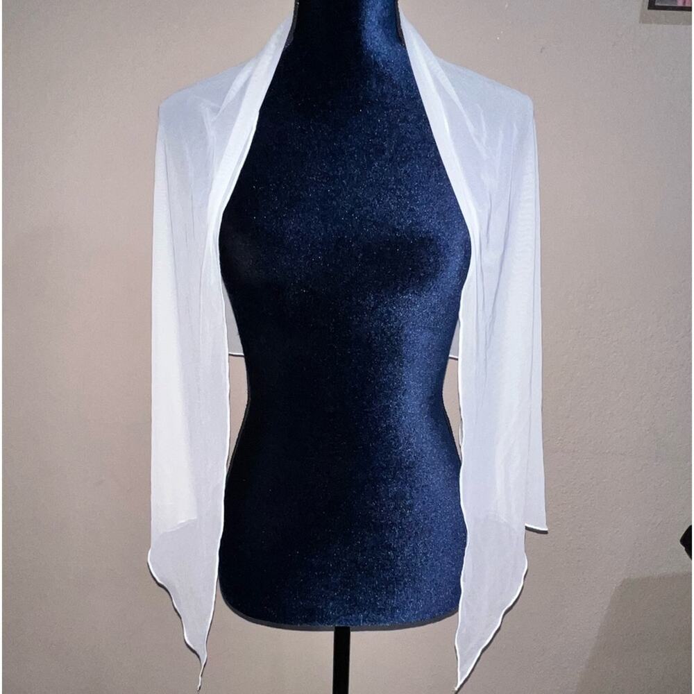 DIANE’S Off White mesh shawl NWT
